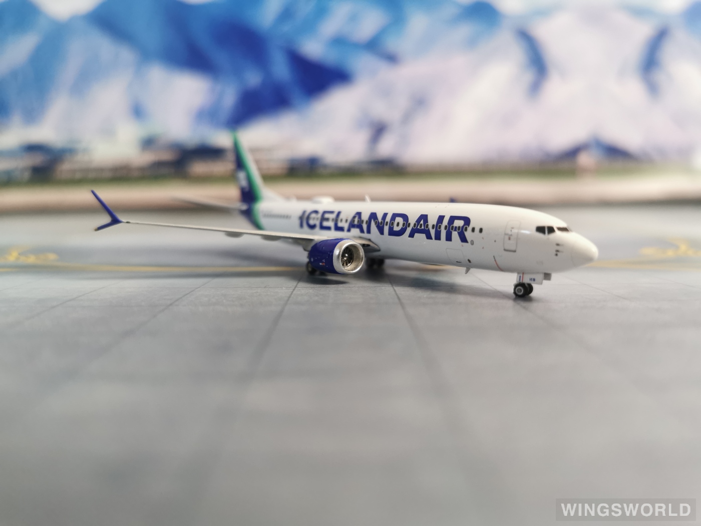 Phoenix 1:400 PH11789 Icelandair 冰岛航空 Boeing 737 MAX 9 TF-ICB