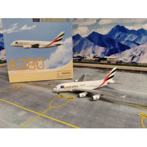 Emirates 阿联酋航空 Airbus A380-800 A6-EDJ 2000s colors. With 