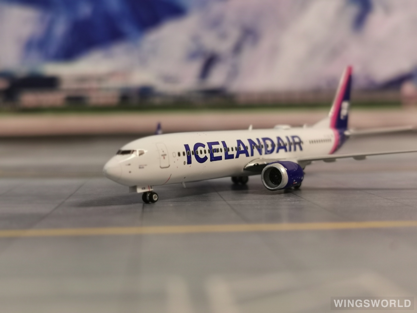 Phoenix 1:400 PH11788 Icelandair 冰岛航空 Boeing 737 MAX 9 TF-ICD