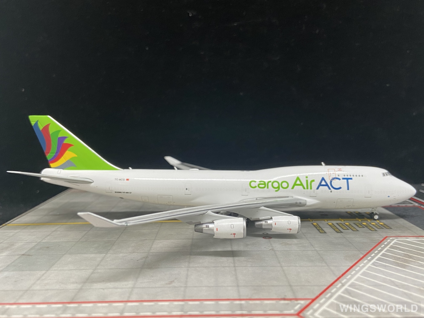 JC Wings 1:400 LH4245 ACT Airlines Boeing 747-400 TC-ACG