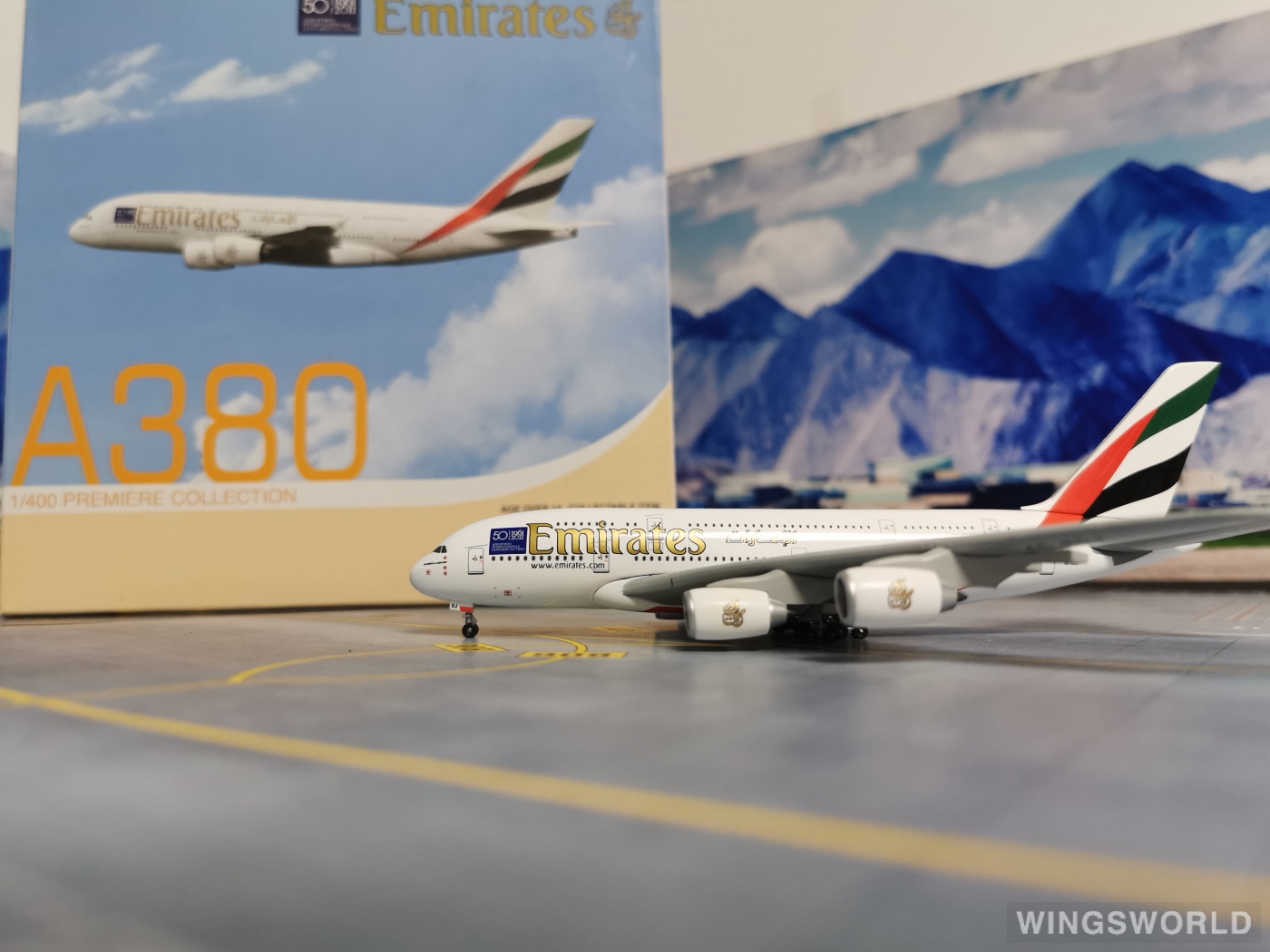 Dragon Models 1:400 56383 Emirates 阿联酋航空 Airbus A380-800 A6-EDJ