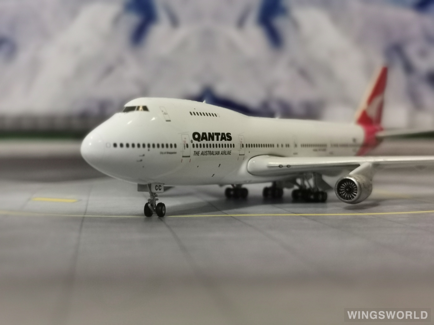 Phoenix 1:400 PH04528 Qantas 澳洲航空 Boeing 747-200 VH-ECC