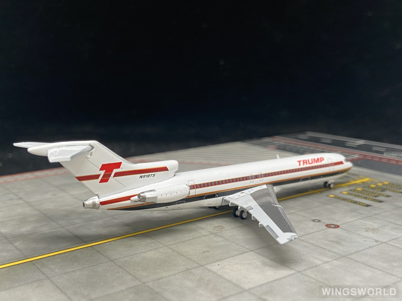 Geminijets 1:400 Boeing 727-200 Trump Shuttle GJTPS2176 N918TS 的照片 作者:图 ...