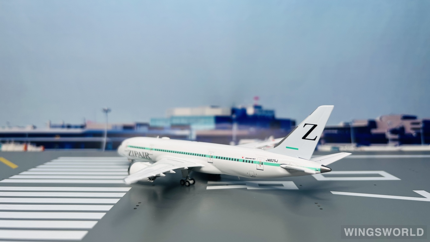 JC Wings 1:400 EW4788005A ZIPAIR Boeing 787-8 JA825J