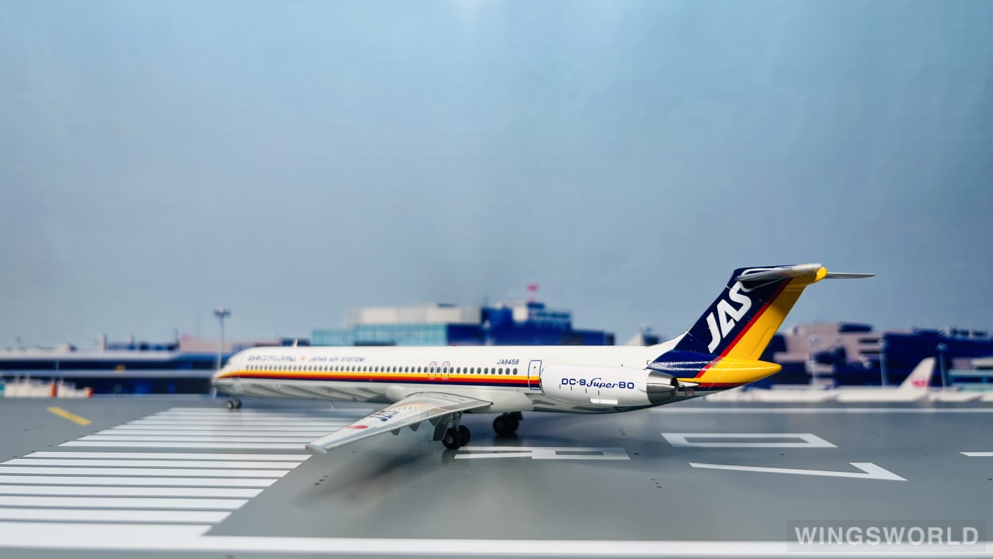 JC Wings 1:200 McDonnell Douglas MD-81 JAS 日本佳速航空EW2M81001 