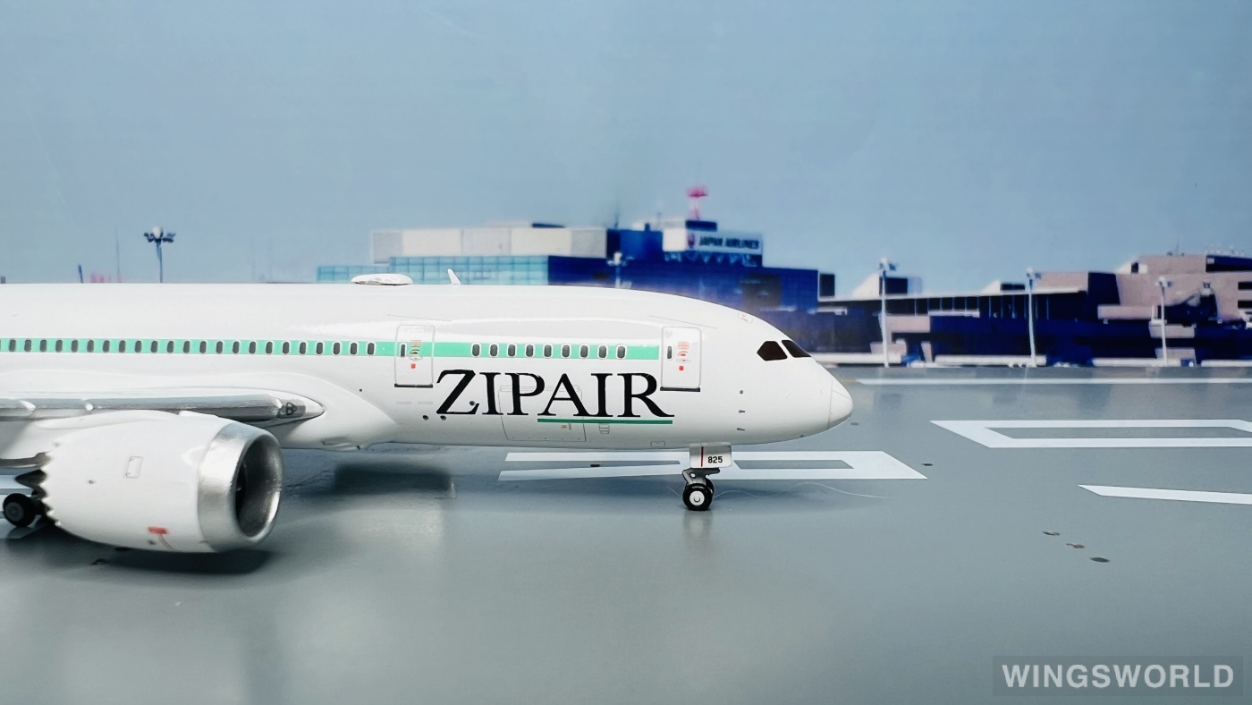 JC Wings 1:400 EW4788005A ZIPAIR Boeing 787-8 JA825J