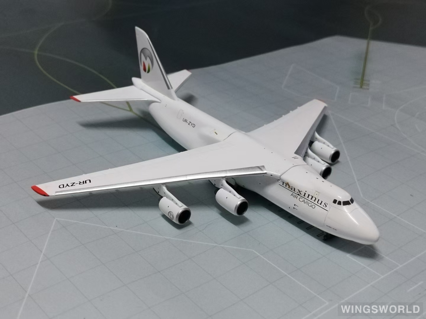 Geminijets 1:400 GJMXU885 Maximus Air Antonov An-124 UR-ZYD