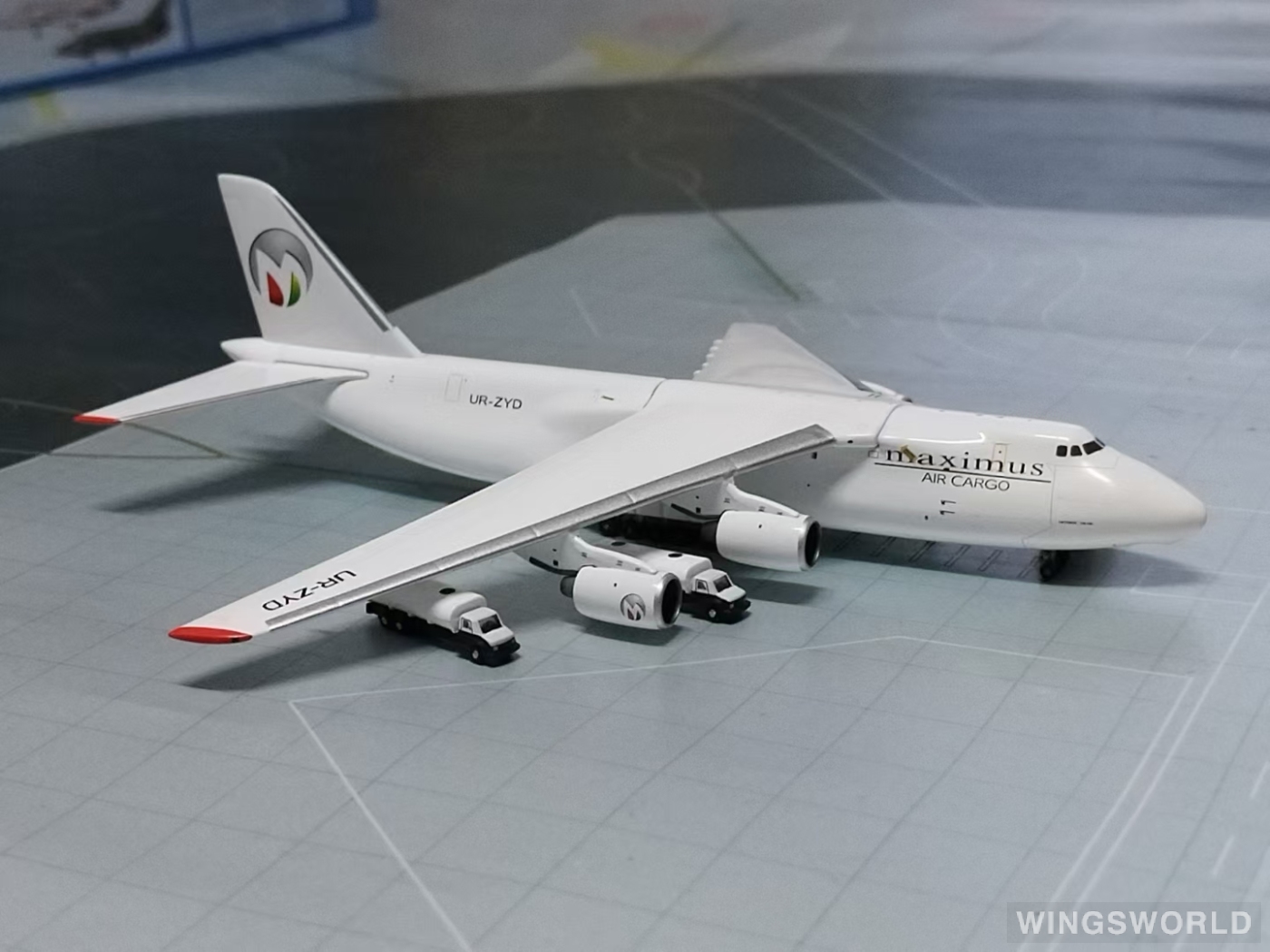 Geminijets 1:400 GJMXU885 Maximus Air Antonov An-124 UR-ZYD