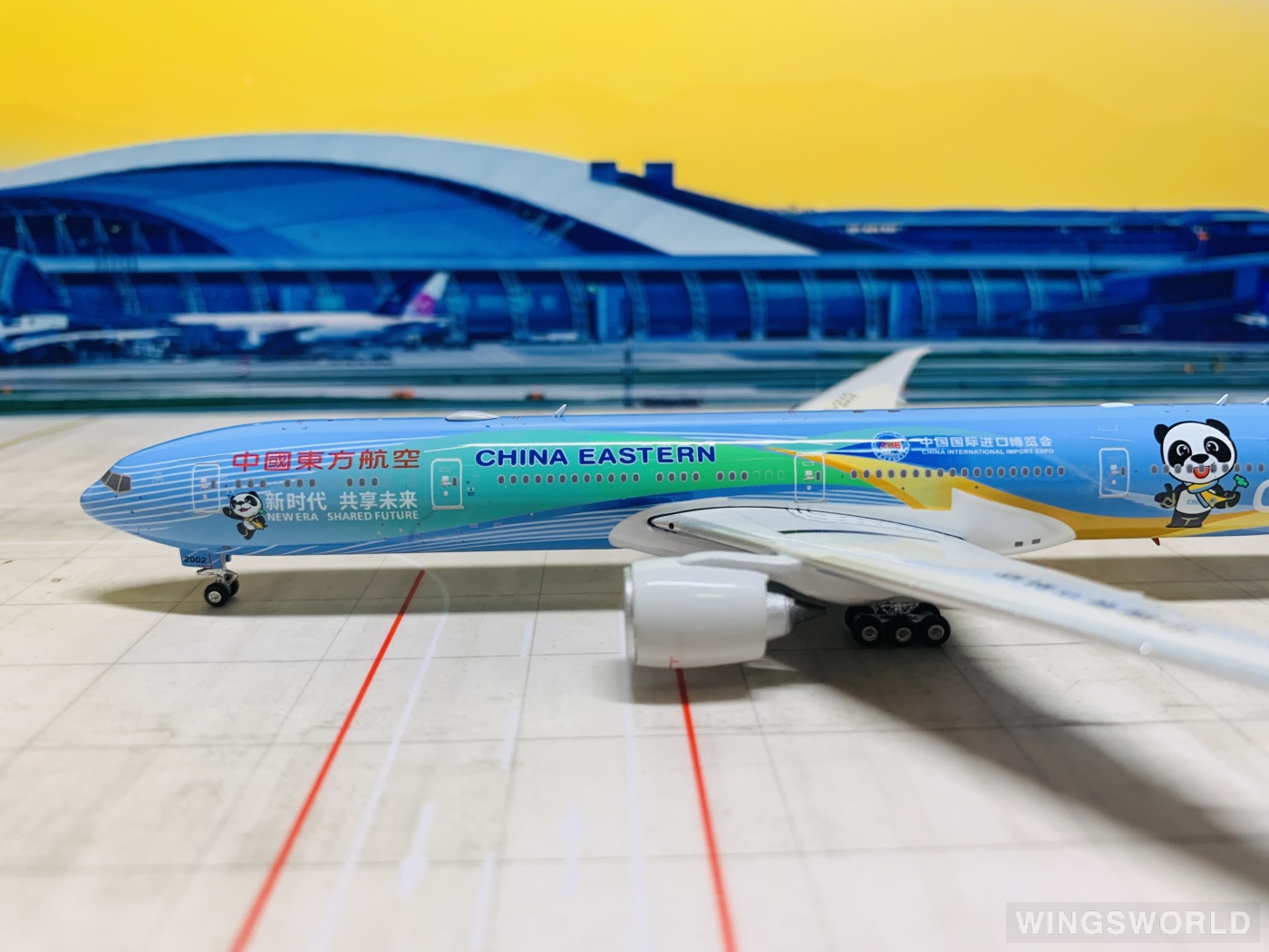 Phoenix 1:400 PH11630 China Eastern 中国东方航空 Boeing 777-300ER B-2002