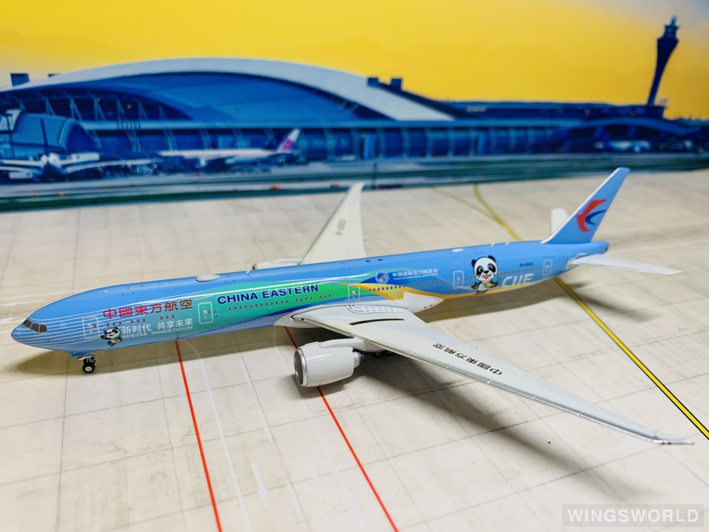 Phoenix 1:400 PH11630 China Eastern 中国东方航空 Boeing 777-300ER B-2002