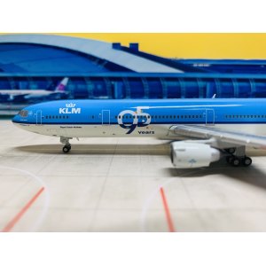 KLM 荷兰皇家航空 McDonnell Douglas MD-11 PH-KCE  XX4611 JC Wings 1:400