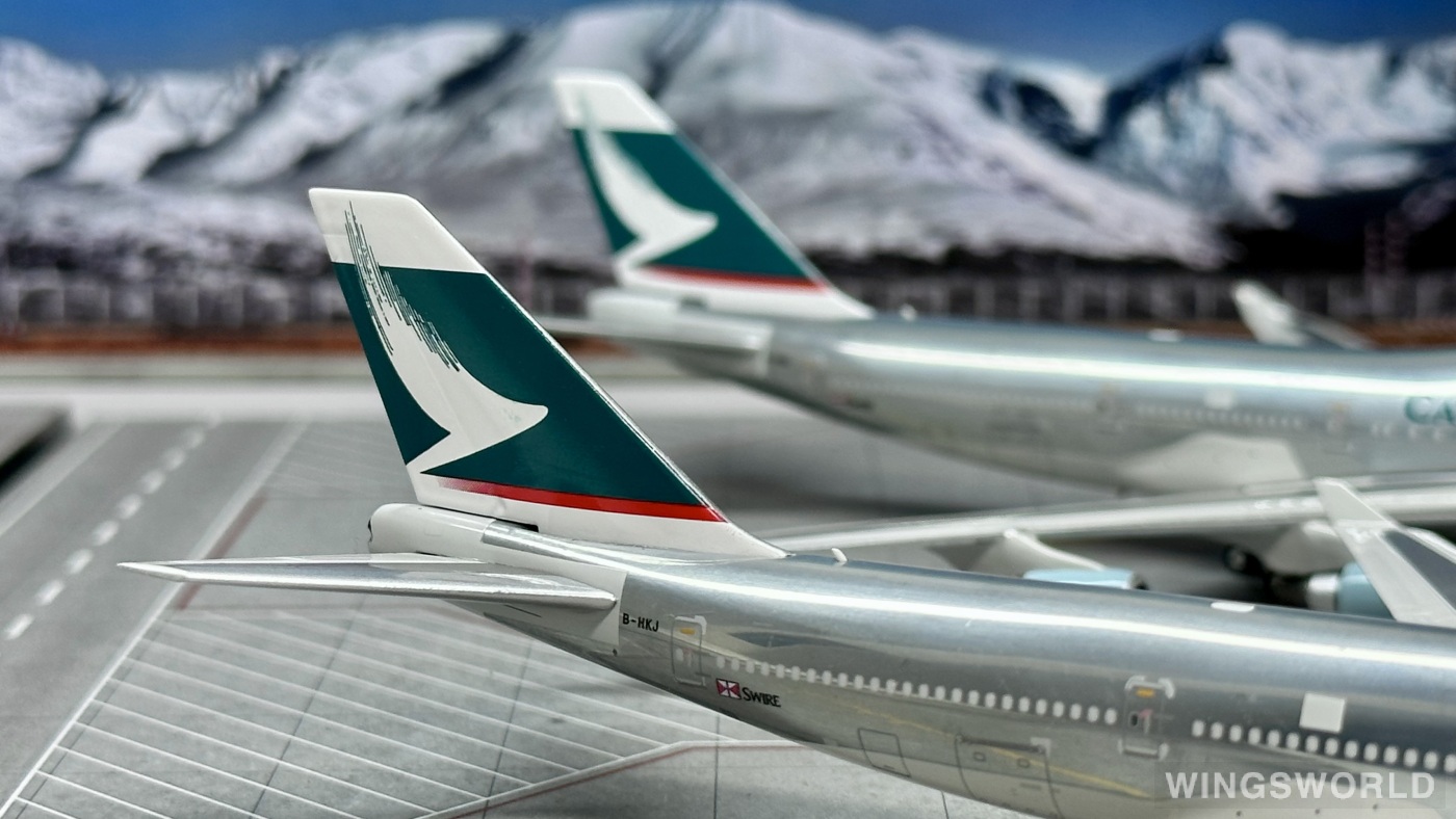 Phoenix 1:400 PH04543 Cathay Pacific 国泰航空 Boeing 747-400 B-HKS