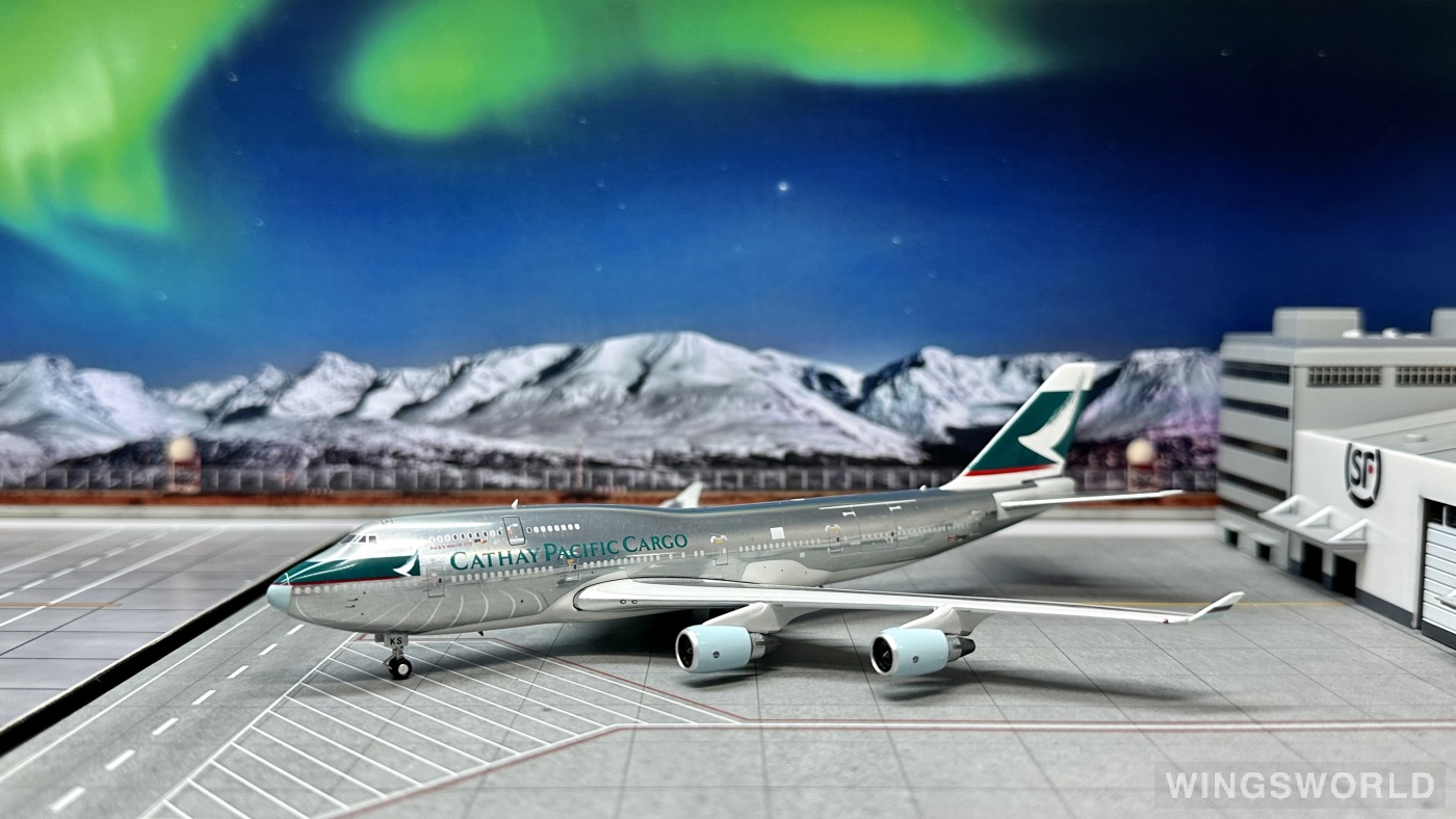 Phoenix 1:400 PH04543 Cathay Pacific 国泰航空 Boeing 747-400 B-HKS