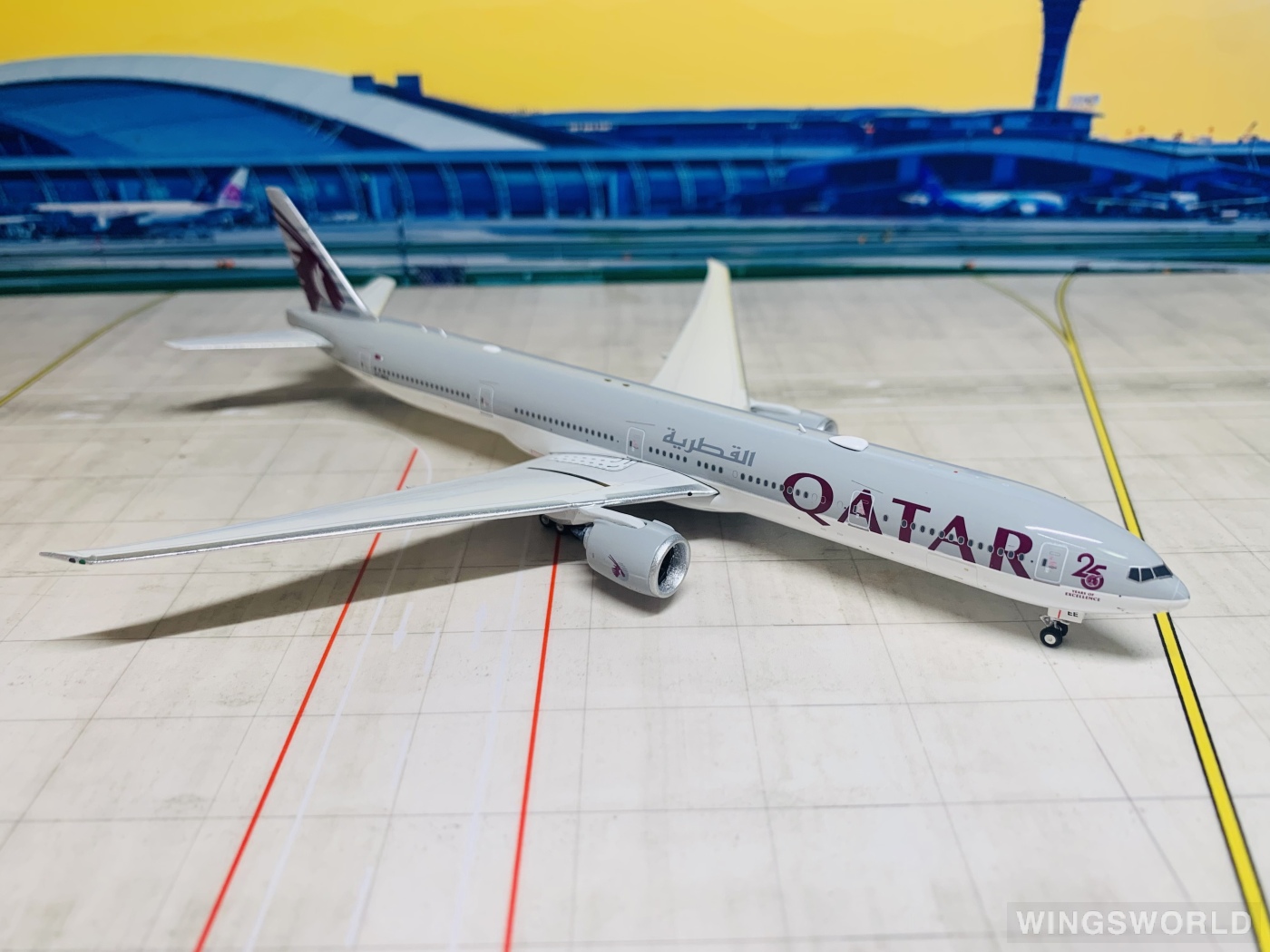 Phoenix 1:400 PH11777 Qatar 卡塔尔航空 Boeing 777-300ER A7-BEE