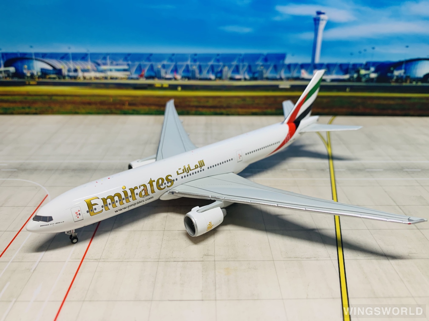 Geminijets 1:400 GJUAE1352 Emirates 阿联酋航空 Boeing 777-200 A6-EWE