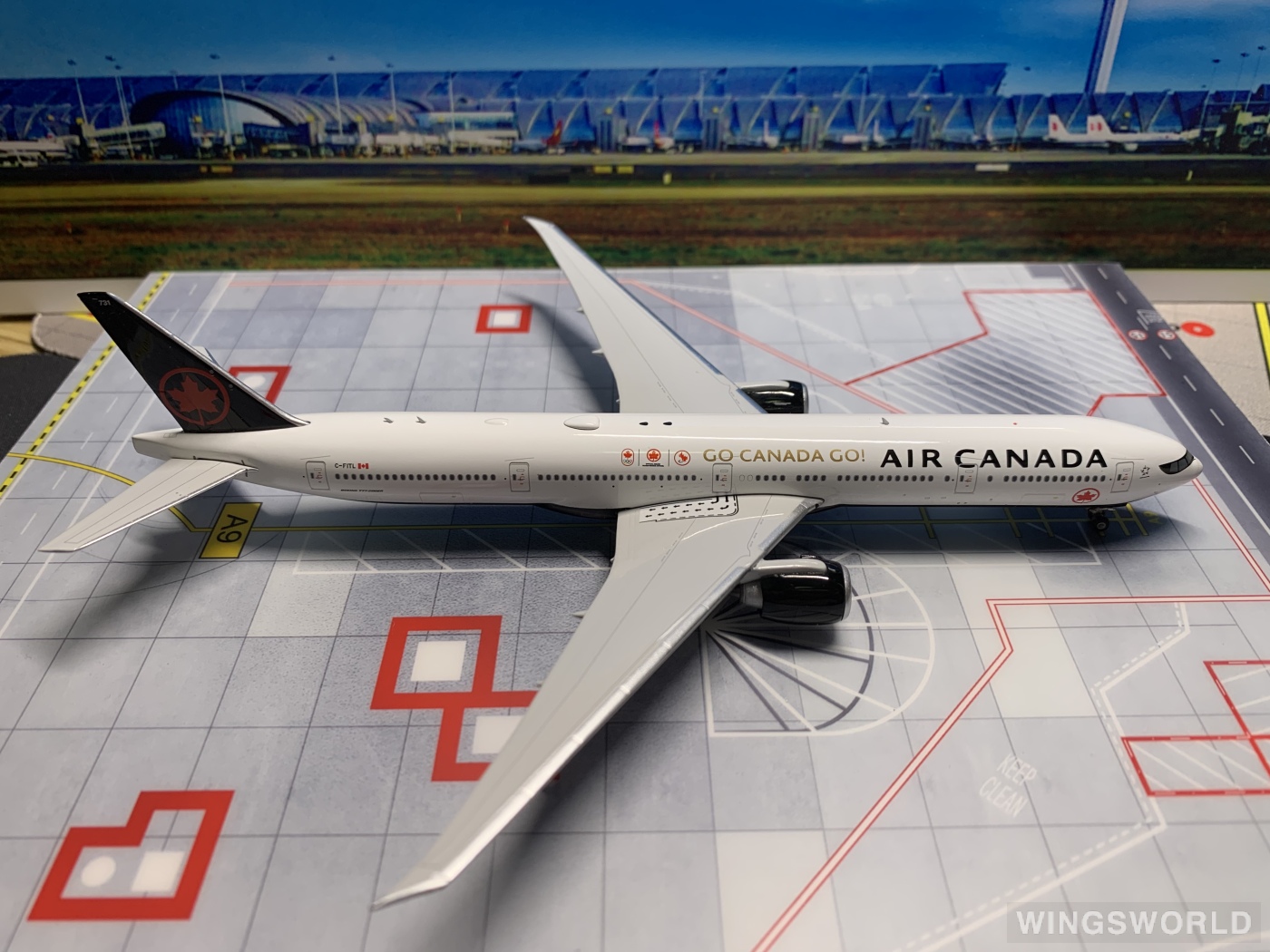 Phoenix 1:400 PH04204 Air Canada 加拿大航空 Boeing 777-300 C-FITL