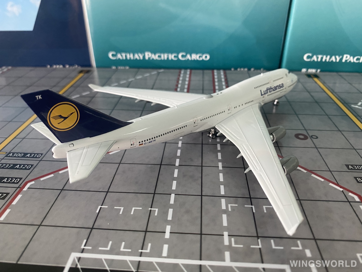 Phoenix 1:400 PH04536 Lufthansa 汉莎航空 Boeing 747-400 D-ABTK