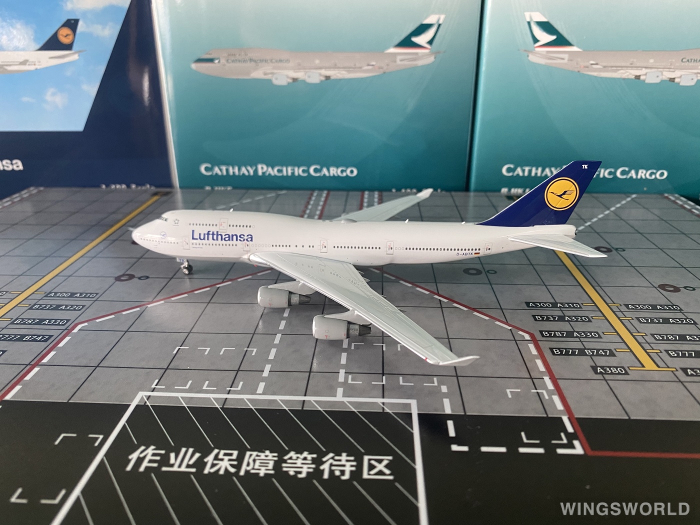 Phoenix 1:400 PH04536 Lufthansa 汉莎航空 Boeing 747-400 D-ABTK