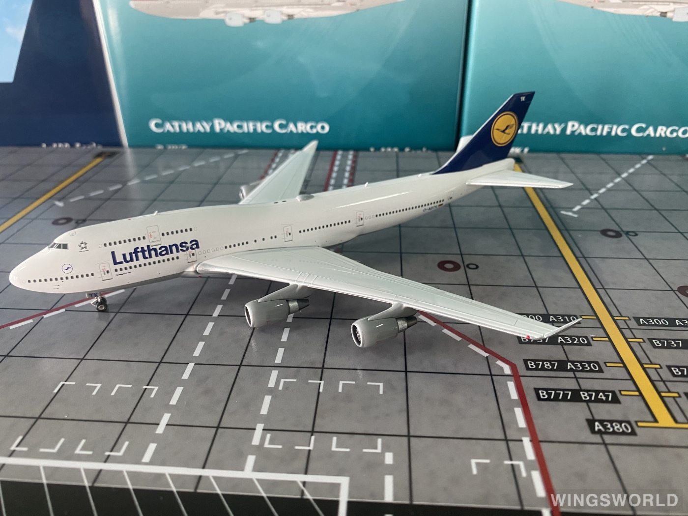 Phoenix 1:400 PH04536 Lufthansa 汉莎航空 Boeing 747-400 D-ABTK