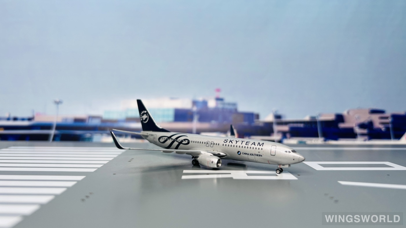 Phoenix 1:400 PH10663 China Southern 中国南方航空 Boeing 737-800 B-5640