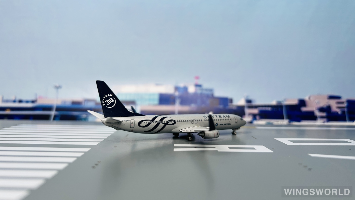 Phoenix 1:400 PH10663 China Southern 中国南方航空 Boeing 737-800 B-5640