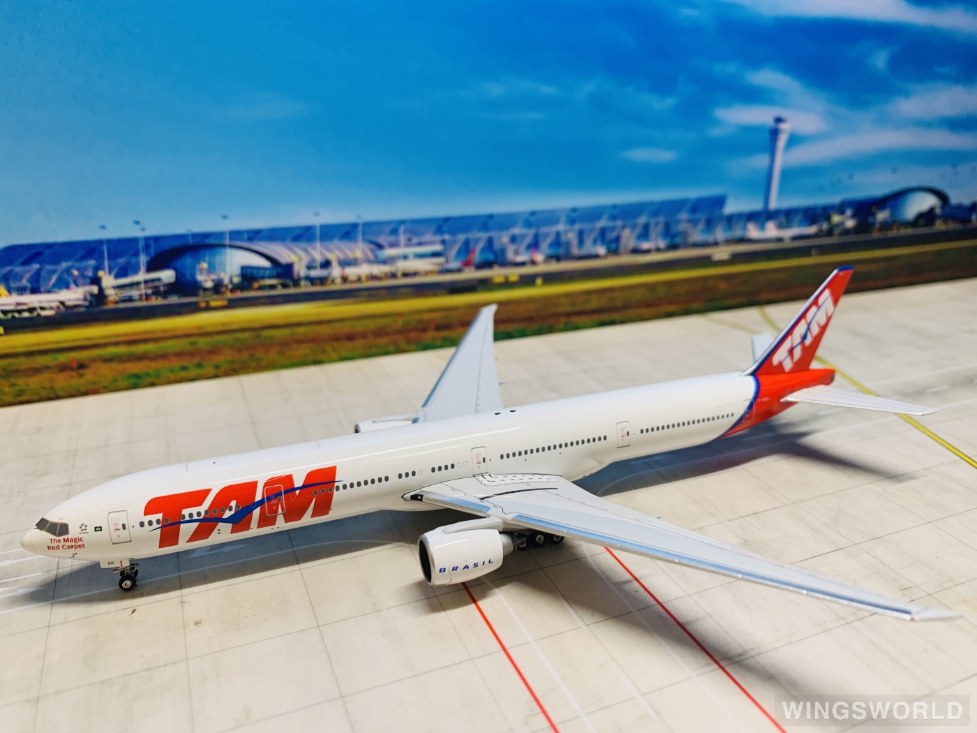 Phoenix 1:400 PH10620 TAM Airlines 巴西天马航空 Boeing 777-300ER PT-MUD