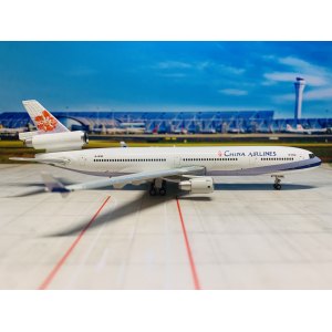 China Airlines 中华航空 McDonnell Douglas MD-11 B-18152 1997s colors. With rolling gears. PH10993 Phoenix 1:400