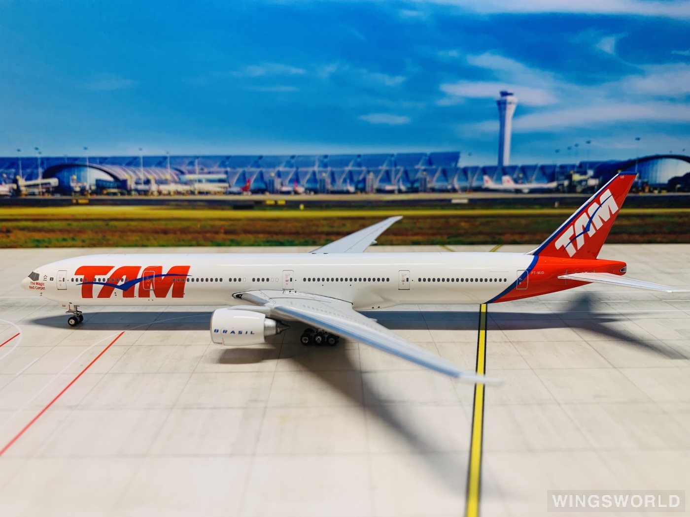 Phoenix 1:400 PH10620 TAM Airlines 巴西天马航空 Boeing 777-300ER PT-MUD