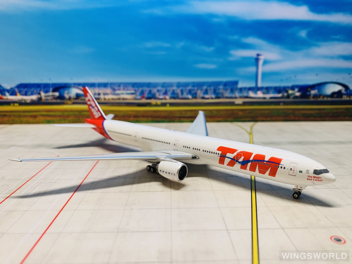 Phoenix 1:400 PH10620 TAM Airlines 巴西天马航空 Boeing 777-300ER PT-MUD