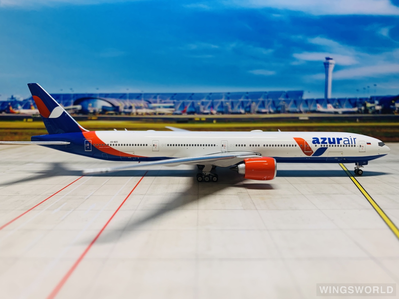 Phoenix 1:400 PH11549 Azur Air 蓝色航空 Boeing 777-300ER VQ-BZC