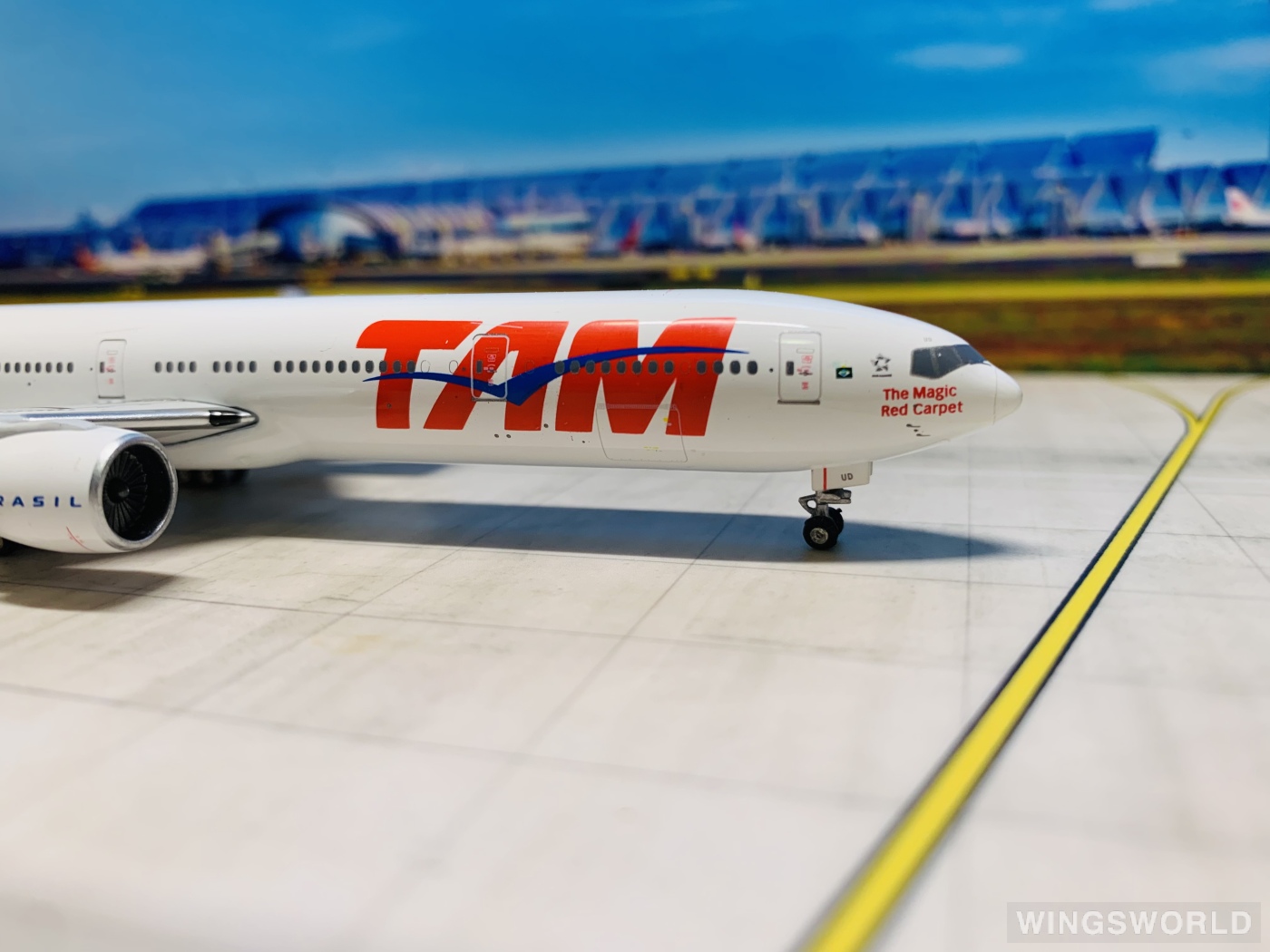 Phoenix 1:400 PH10620 TAM Airlines 巴西天马航空 Boeing 777-300ER PT-MUD