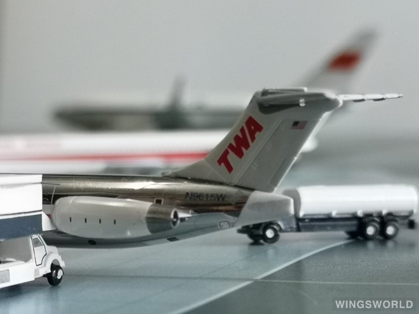 Jet-X 1:400 JX018 TWA 环球航空 McDonnell Douglas MD-83 N9615W