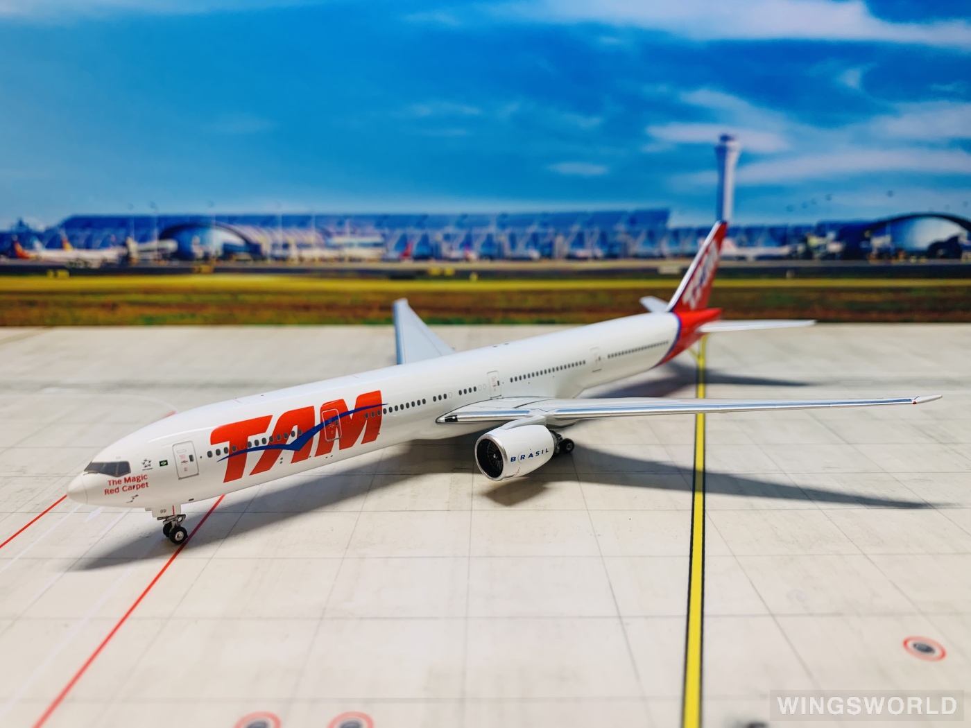 Phoenix 1:400 PH10620 TAM Airlines 巴西天马航空 Boeing 777-300ER PT-MUD