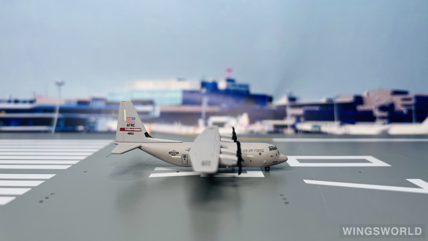 Dragon Models 1:400 55719 USAF 美国空军 Lockheed C-130 Hercules 48152