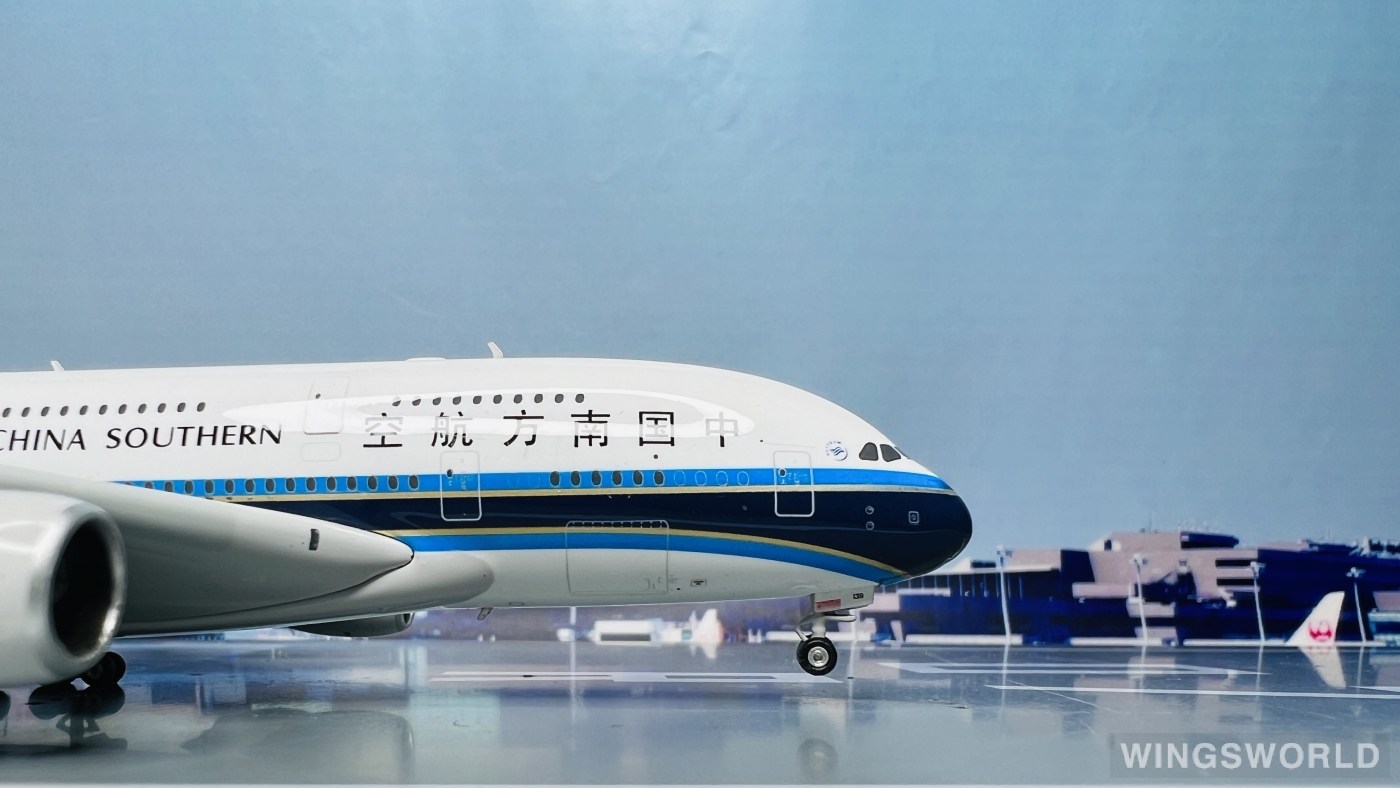 Phoenix 1:400 PH10889 China Southern 中国南方航空 Airbus A380-800 B-6139
