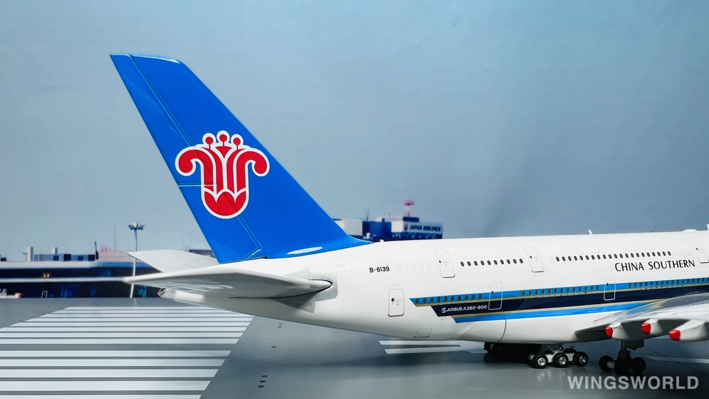 Phoenix 1:400 PH10889 China Southern 中国南方航空 Airbus A380-800 B-6139