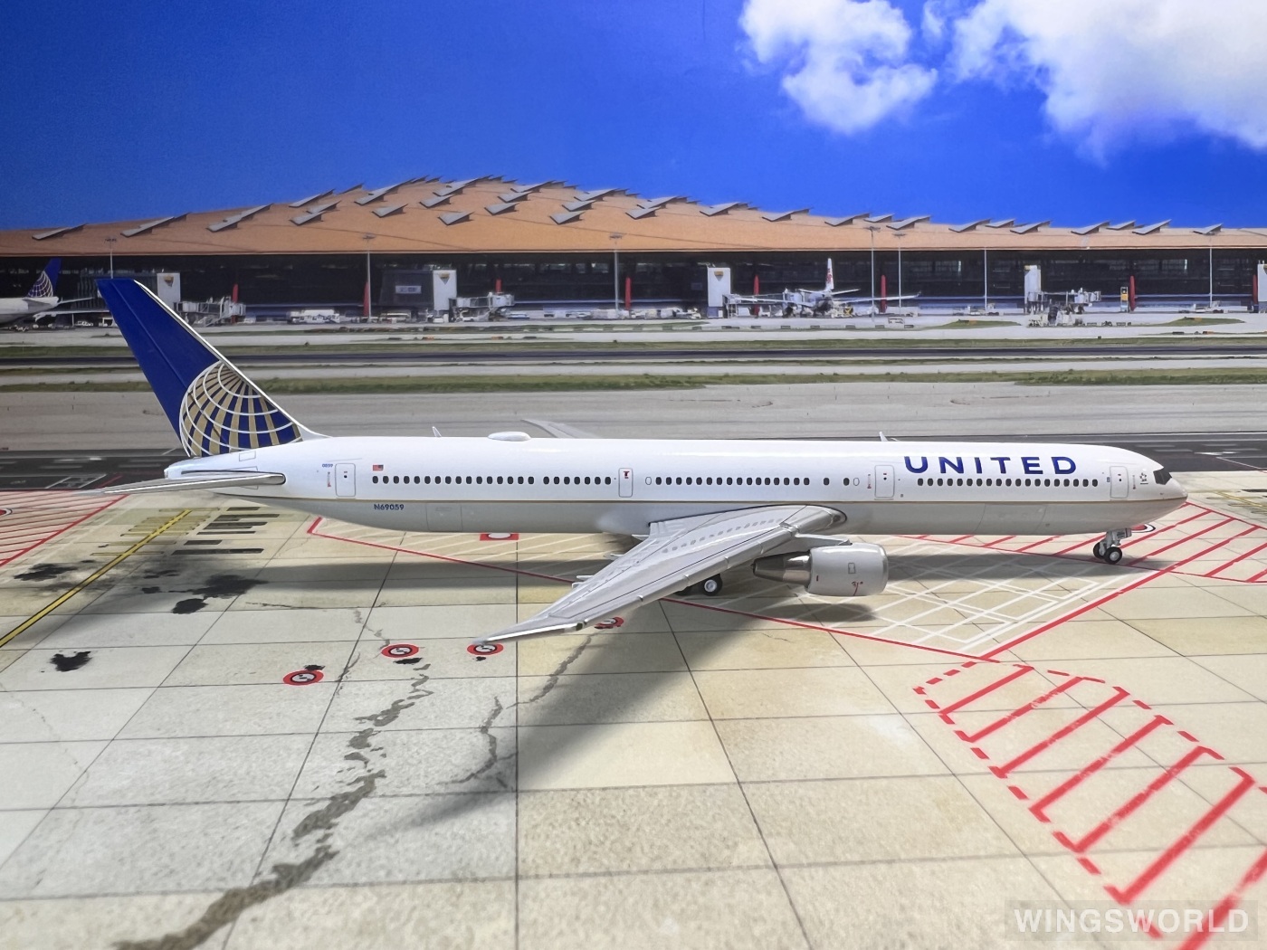 Geminijets 1:400 GJUAL2155 United Airlines 美国联合航空 Boeing 767-400 N69059