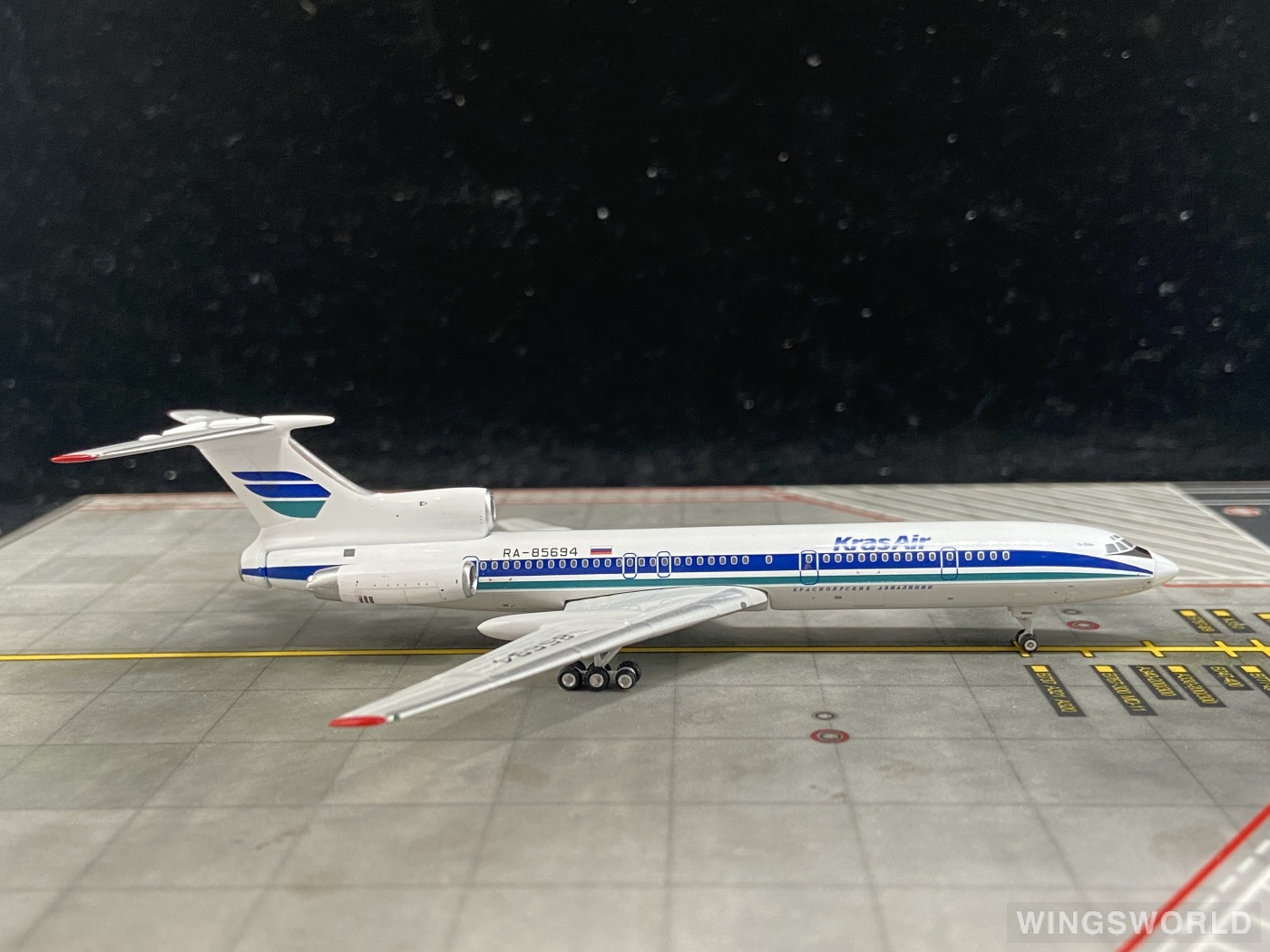 Phoenix 1:400 PH11813 Kras Air 克拉斯诺亚尔斯克航空 Tupolev Tu-154 RA-85694