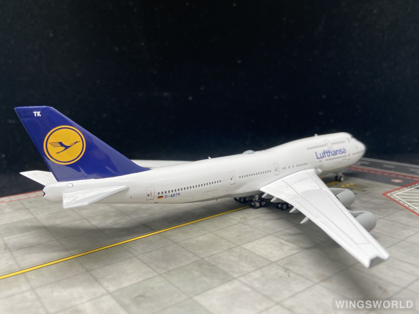 Phoenix 1:400 PH04536 Lufthansa 汉莎航空 Boeing 747-400 D-ABTK