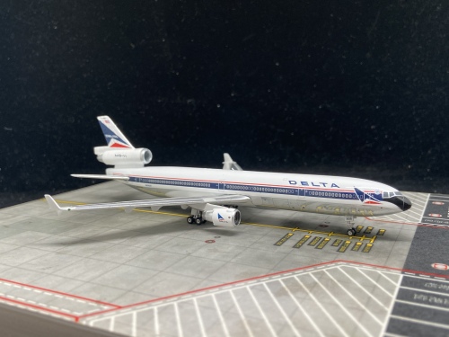 Delta Air Lines 达美航空 McDonnell Douglas MD-11 N806DE  PH04538 Phoenix 1:400