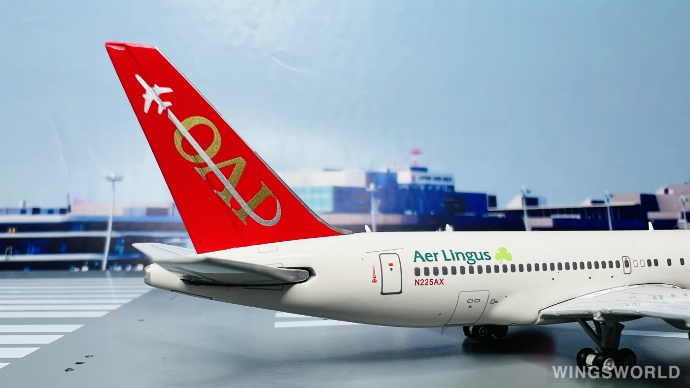 JC Wings 1:400 XX4239 Omni Air International Boeing 767-200ER N225AX