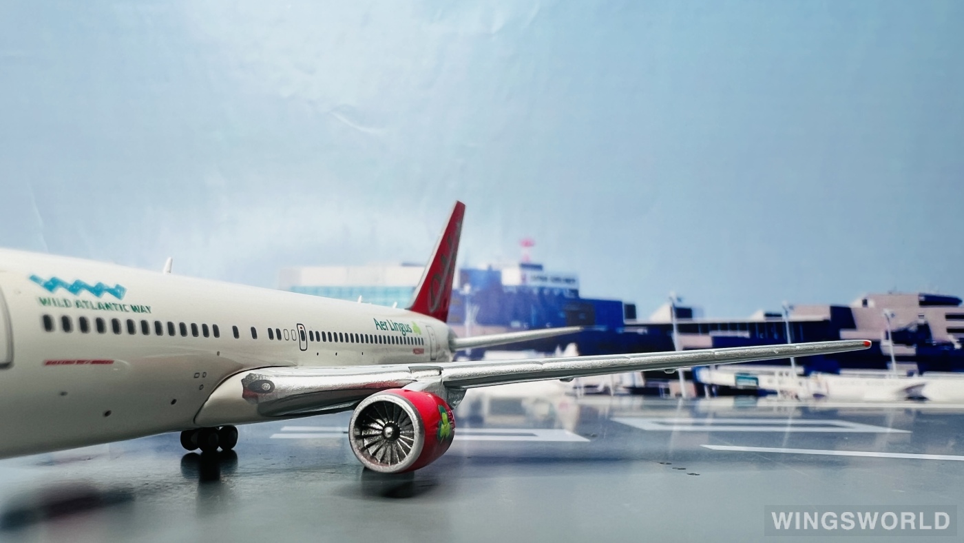 JC Wings 1:400 XX4239 Omni Air International Boeing 767-200ER N225AX