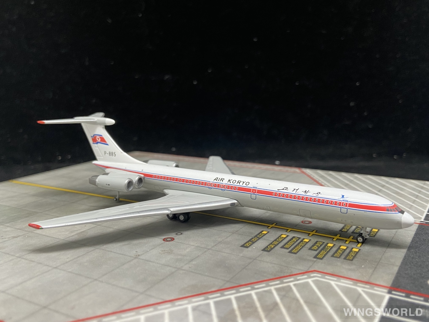 Geminijets 1:400 GJKOR1527 Air Koryo 朝鲜高丽航空 Ilyushin Il-62 P-885