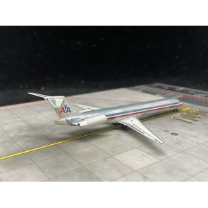 American Airlines 美国航空 McDonnell Douglas MD-82 N573AA 1990s colors. Polished fuselage. GJAAL547 Geminijets 1:400