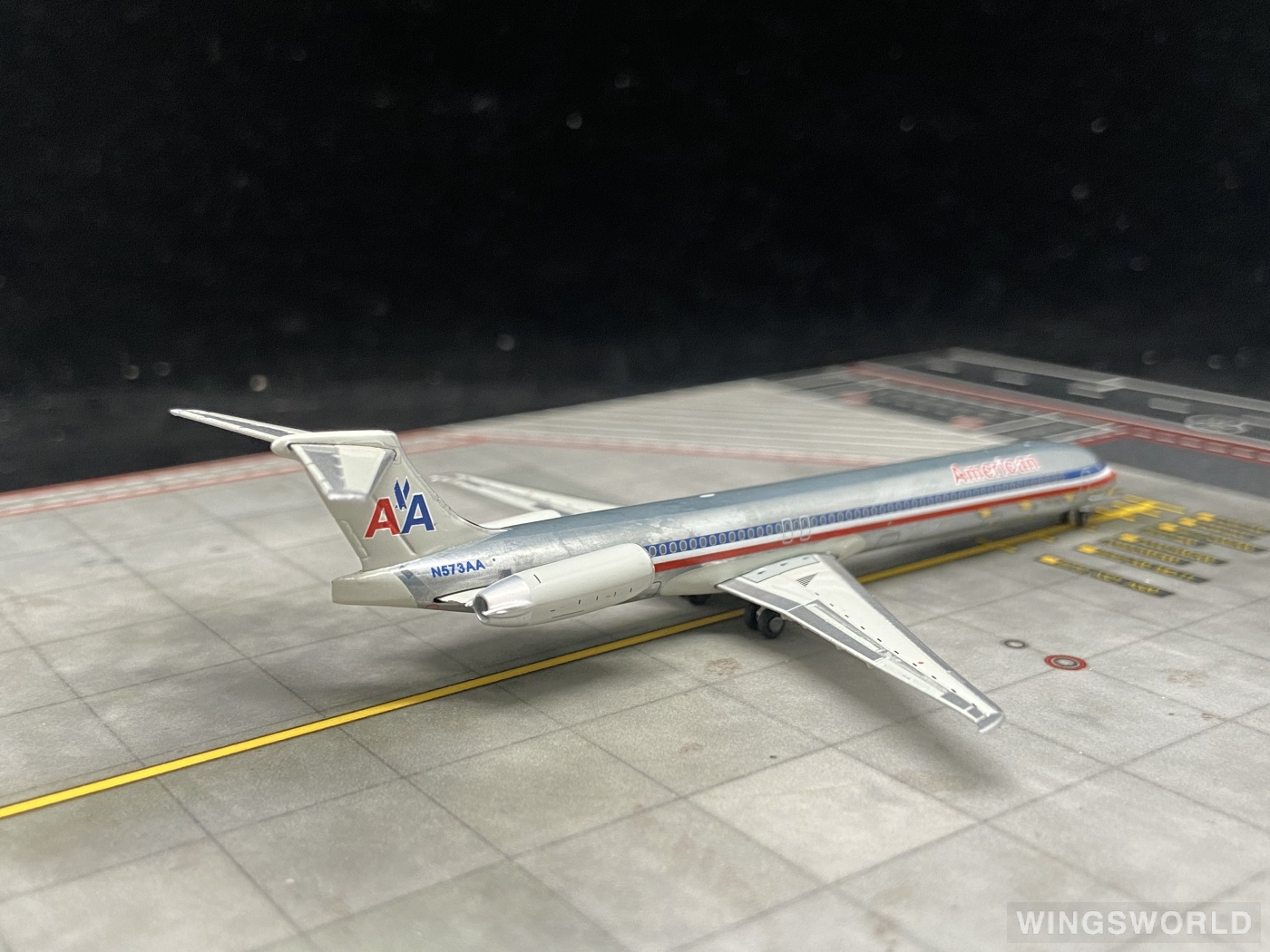 Geminijets 1:400 GJAAL547 American Airlines 美国航空 McDonnell Douglas MD-82 N573AA