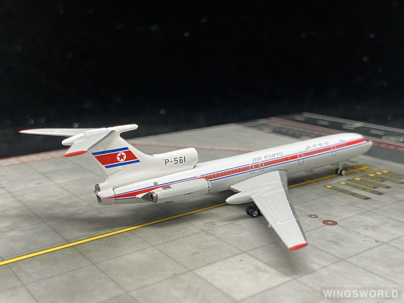 Phoenix 1:400 PH10804 Air Koryo 朝鲜高丽航空 Tupolev Tu-154 P-561