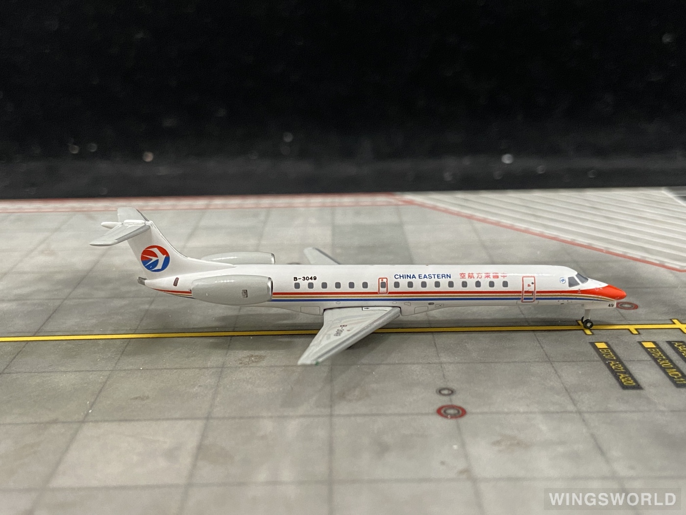 JC Wings 1:400 DB20144005 China Eastern 中国东方航空 Embraer ERJ-145 B-3049