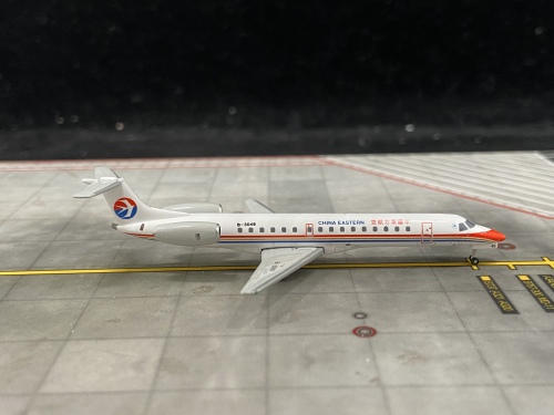 China Eastern 中国东方航空 Embraer ERJ-145 B-3049 2000S colors DB20144005 JC Wings 1:400