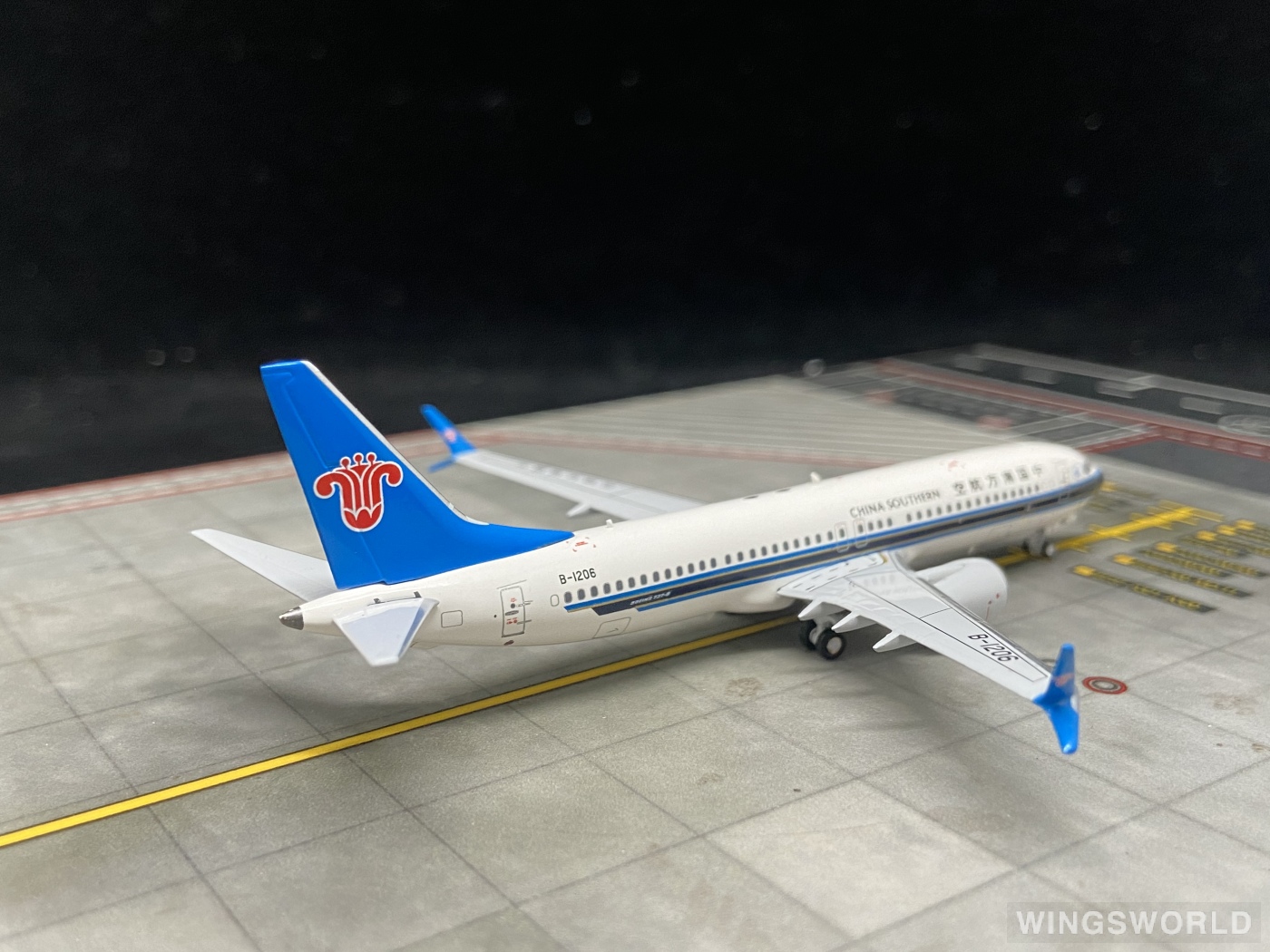 Pandamodel 1:400 PM-B-1206 China Southern 中国南方航空 Boeing 737 MAX 8 B-1206