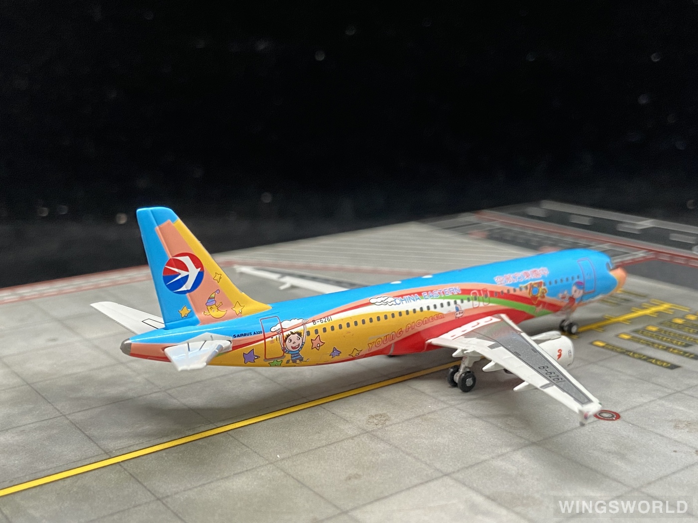 Phoenix 1:400 PH10189 China Eastern 中国东方航空 Airbus A320 B-6261